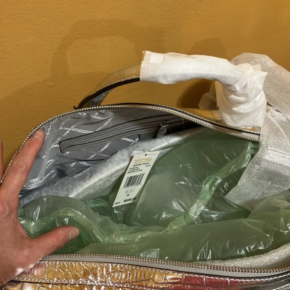 MICHAEL Michael Kors Bedford silver Argent embossed leather XL Weekender - Picture 10 of 13